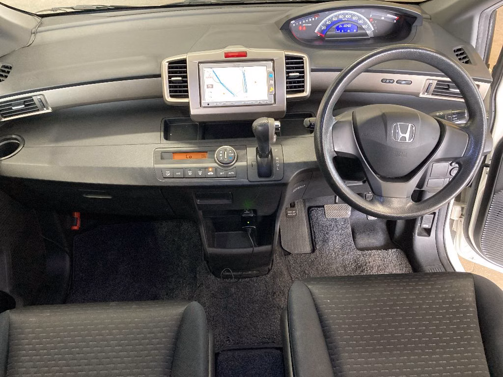 HONDA FREED SPIKE