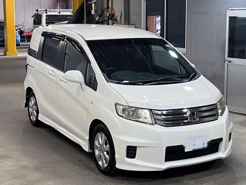 HONDA FREED SPIKE