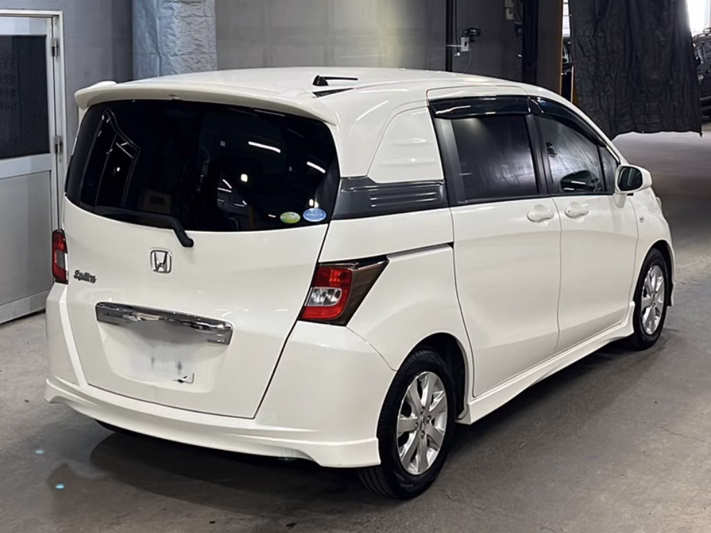 HONDA FREED SPIKE