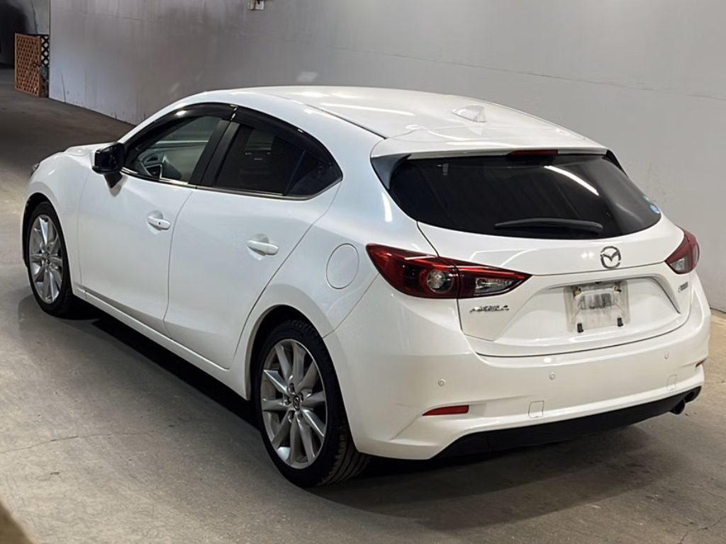 MAZDA AXELA