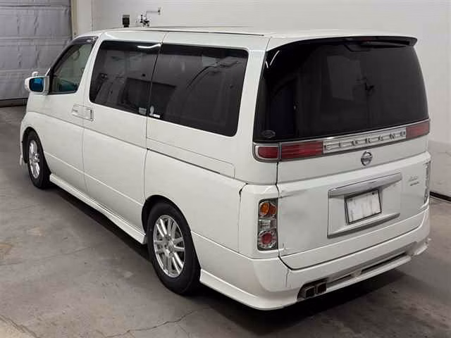 NISSAN ELGRAND