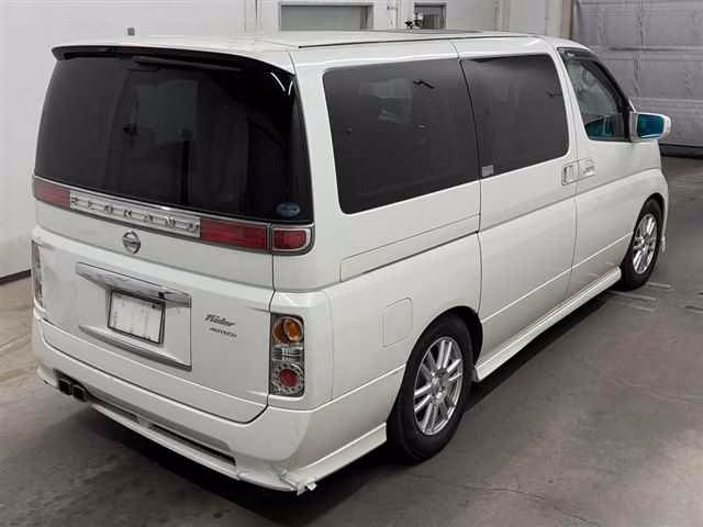 NISSAN ELGRAND