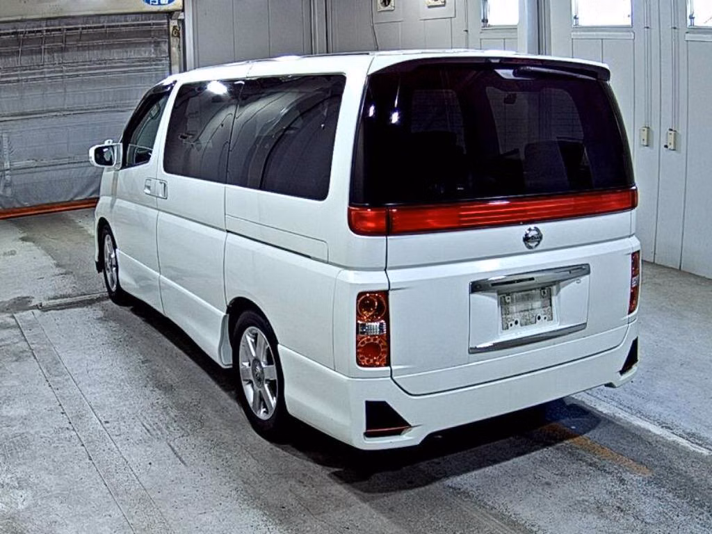 NISSAN ELGRAND