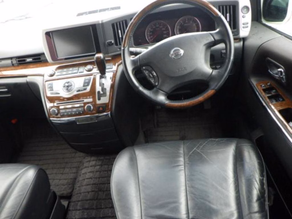 NISSAN ELGRAND