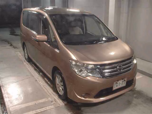 NISSAN SERENA