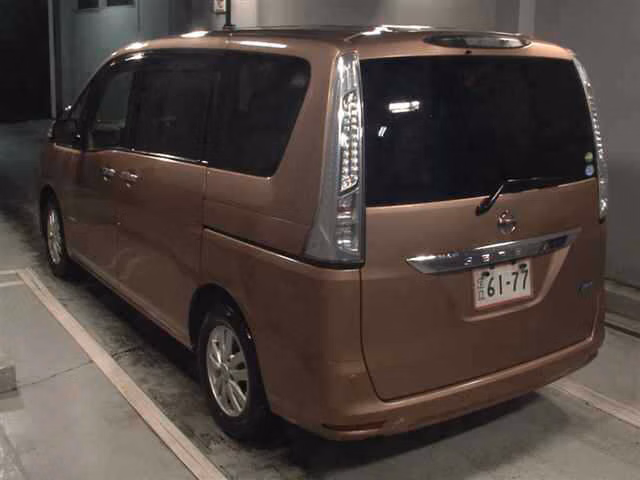NISSAN SERENA
