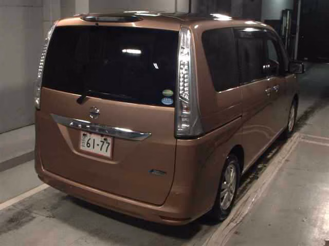 NISSAN SERENA