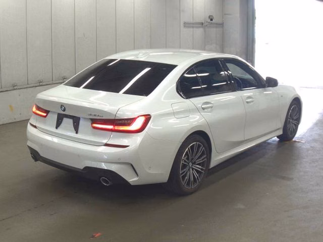 BMW 3-SERIES