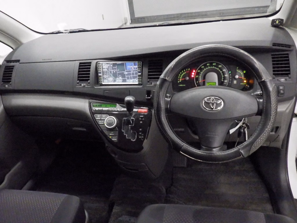 TOYOTA ISIS