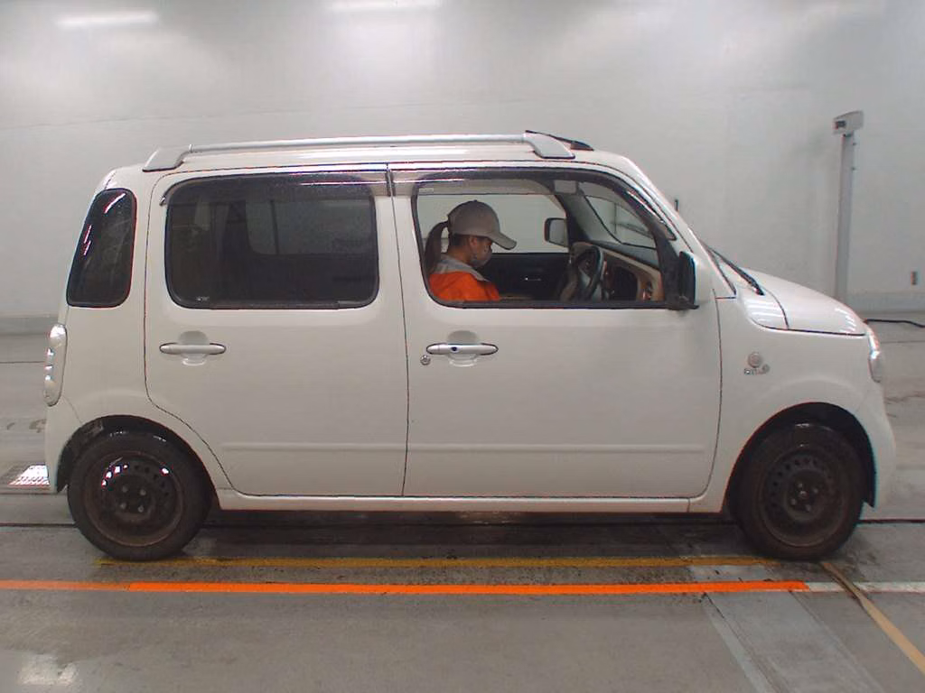 DAIHATSU MIRA COCOA