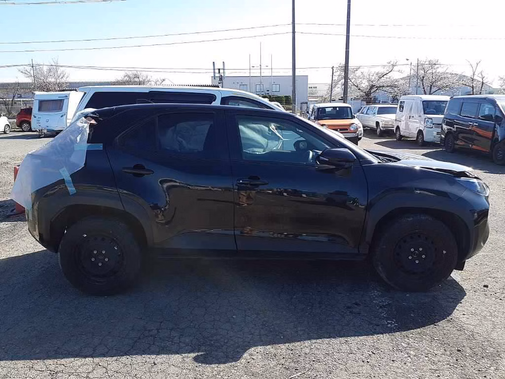 TOYOTA YARIS CROSS
