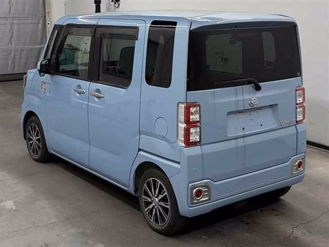 DAIHATSU WAKE