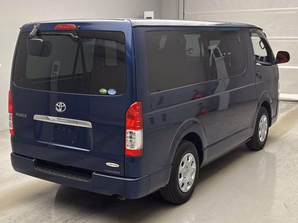 TOYOTA REGIUS ACE