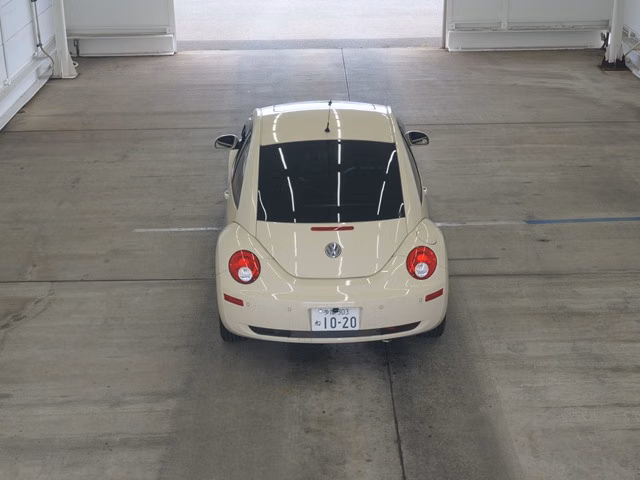 VOLKSWAGEN BEETLE