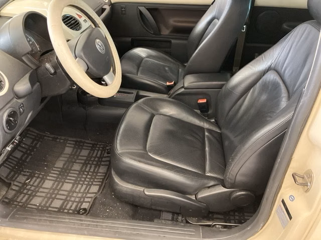 VOLKSWAGEN BEETLE