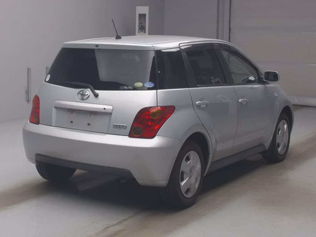 TOYOTA IST