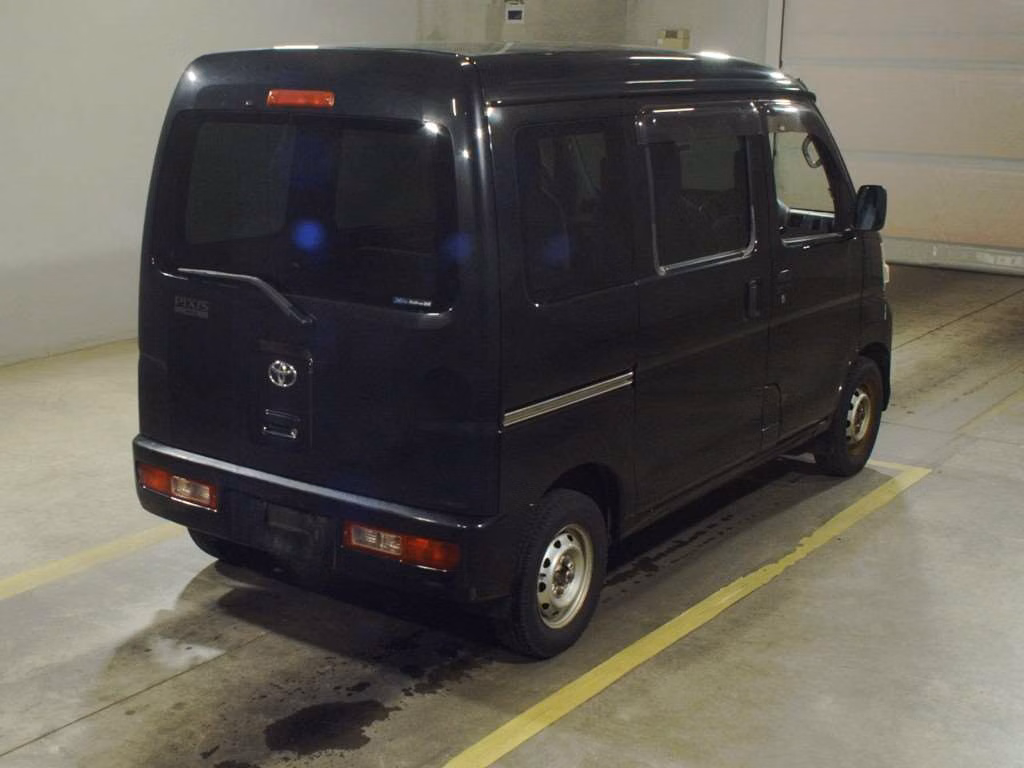 TOYOTA PIXIS VAN