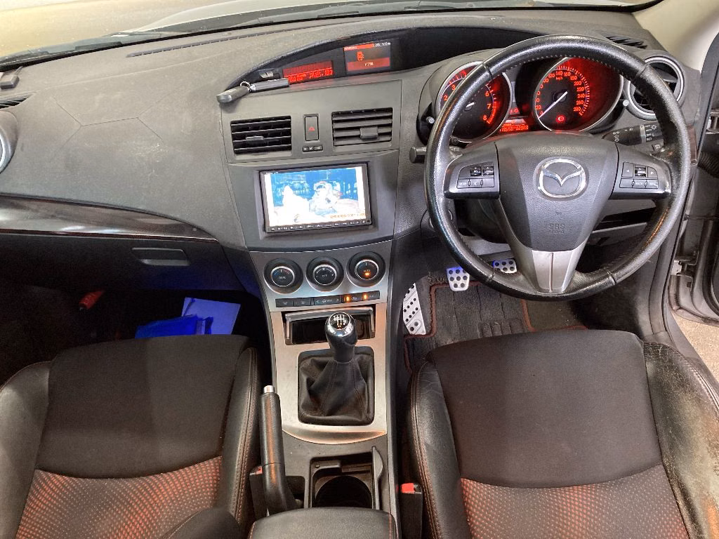 MAZDA AXELA