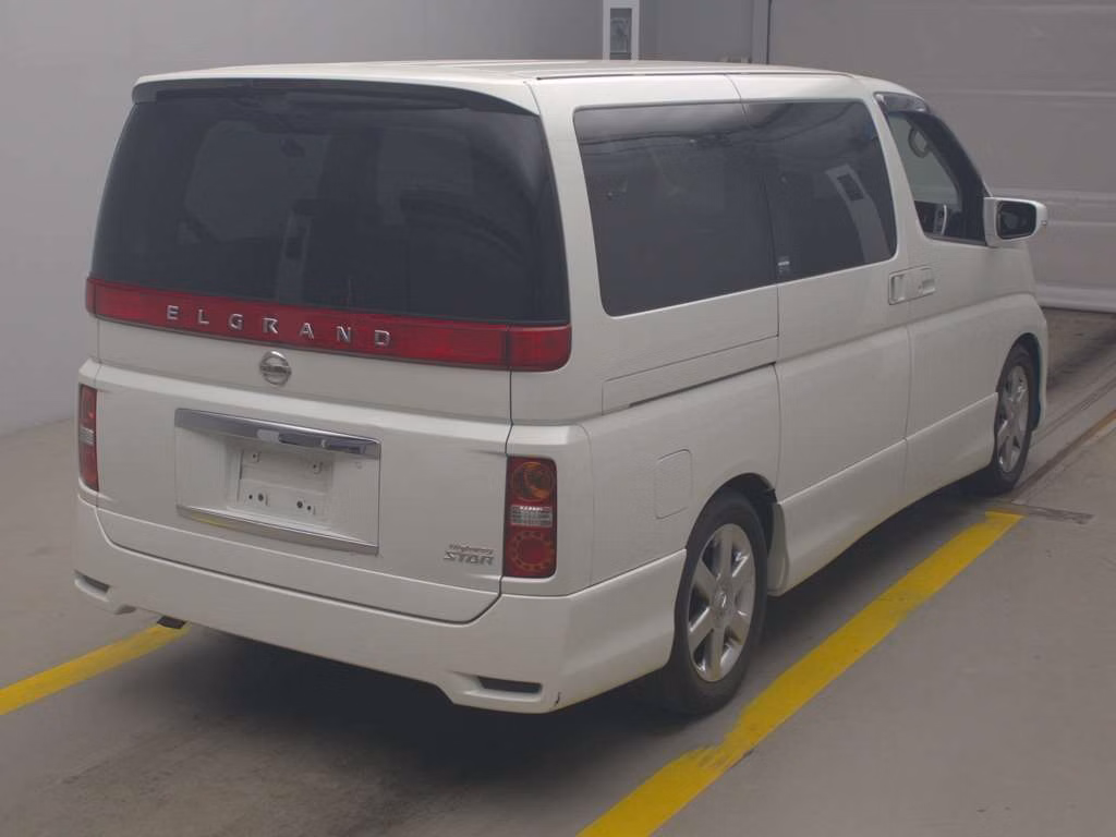 NISSAN ELGRAND
