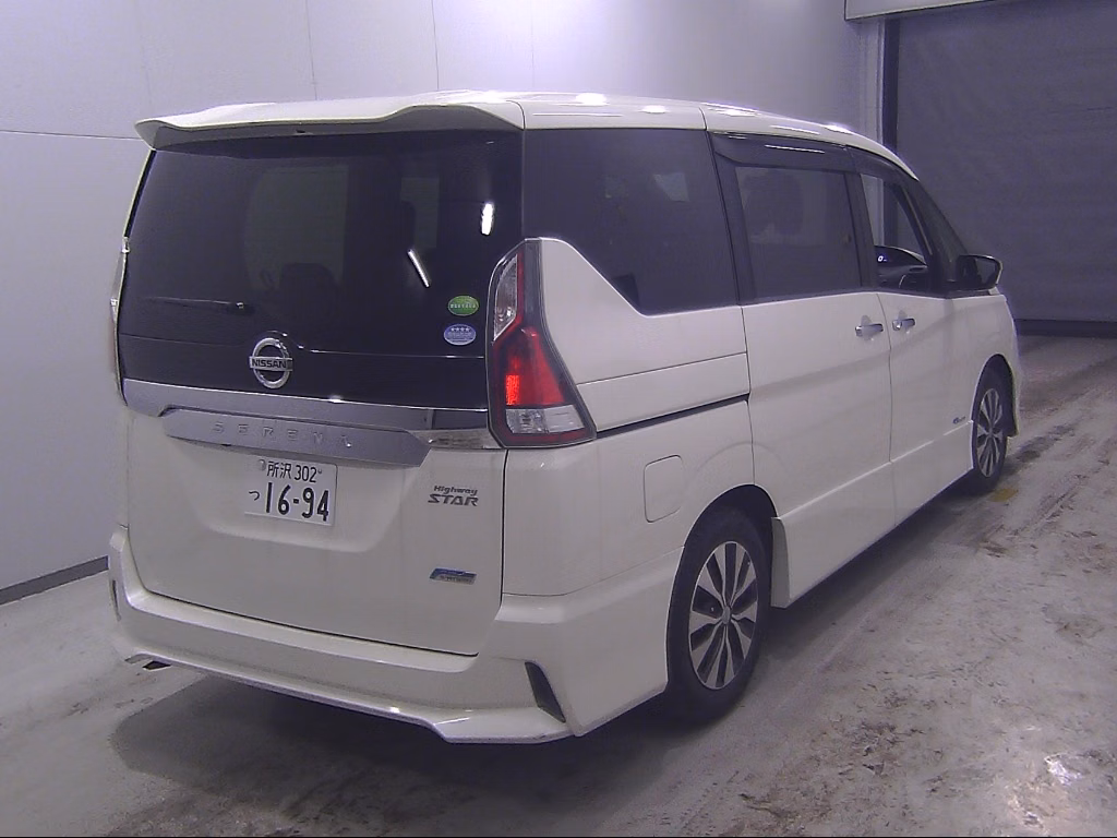 NISSAN SERENA