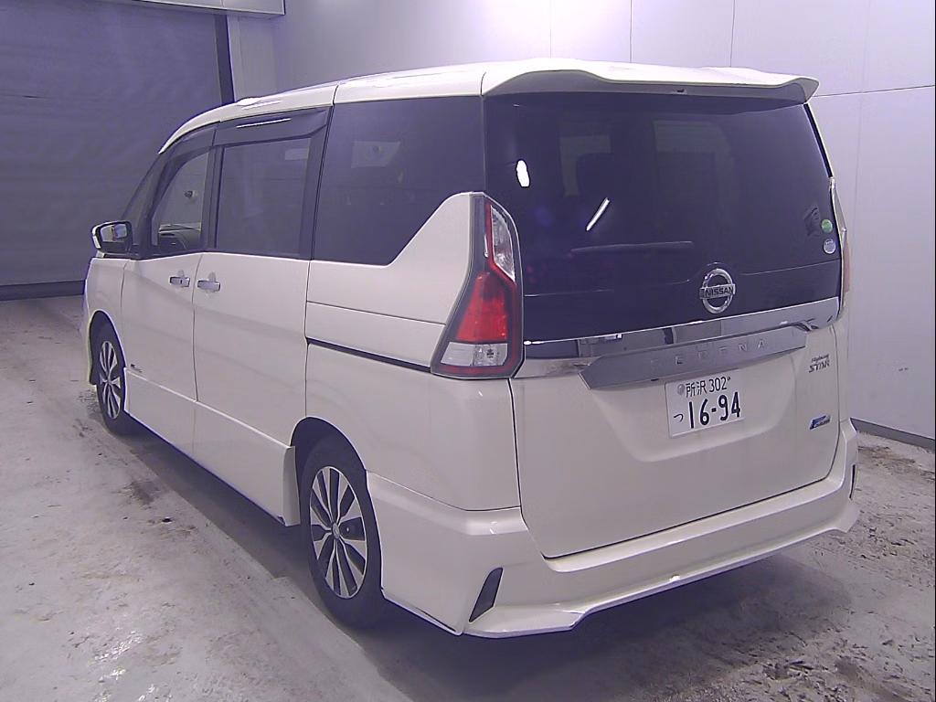 NISSAN SERENA
