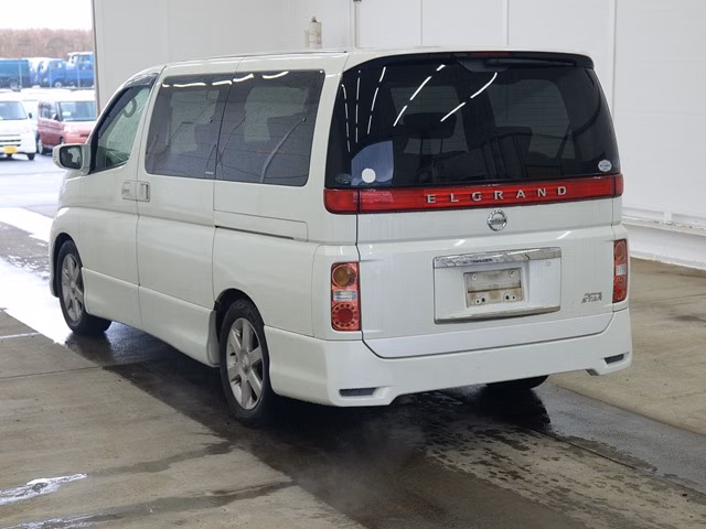 NISSAN ELGRAND