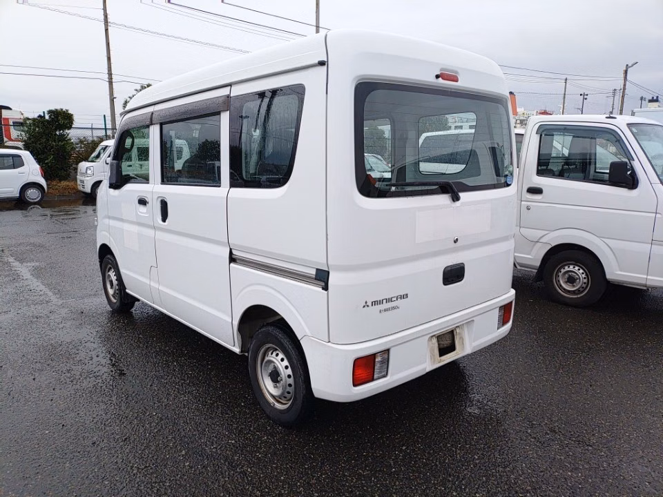 MITSUBISHI MINICAB