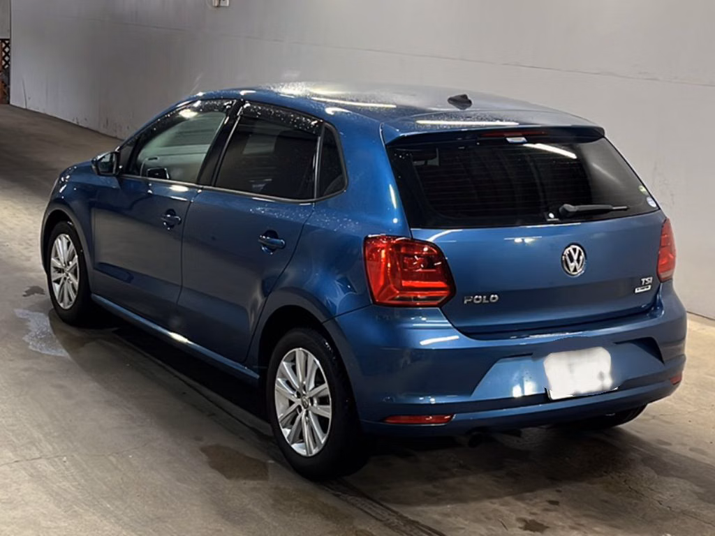 VOLKSWAGEN POLO