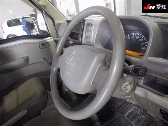 MITSUBISHI MINICAB