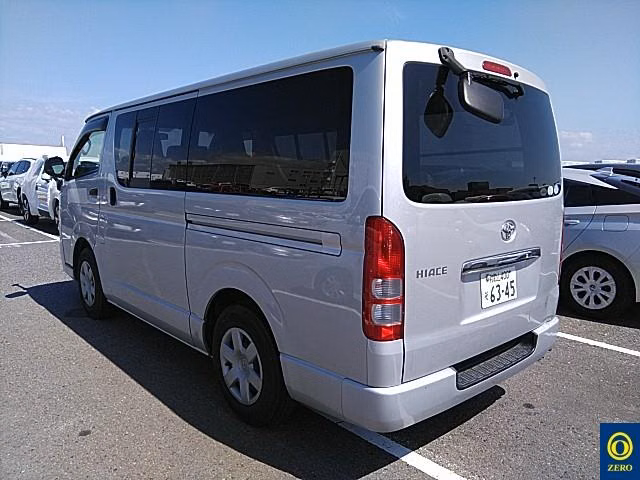 TOYOTA REGIUS ACE