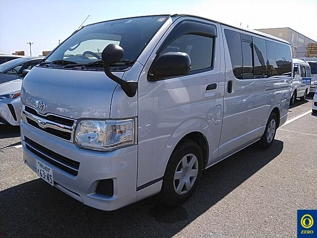 TOYOTA REGIUS ACE