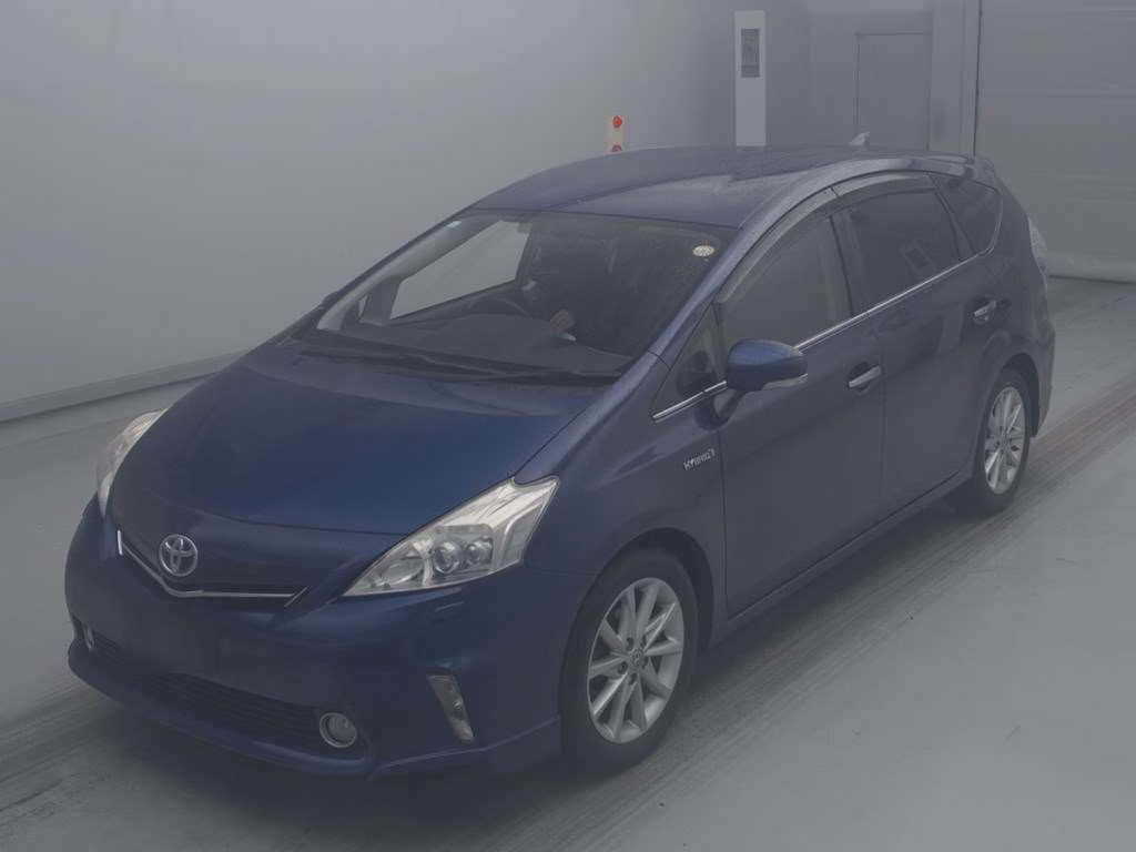 TOYOTA PRIUS ALPHA