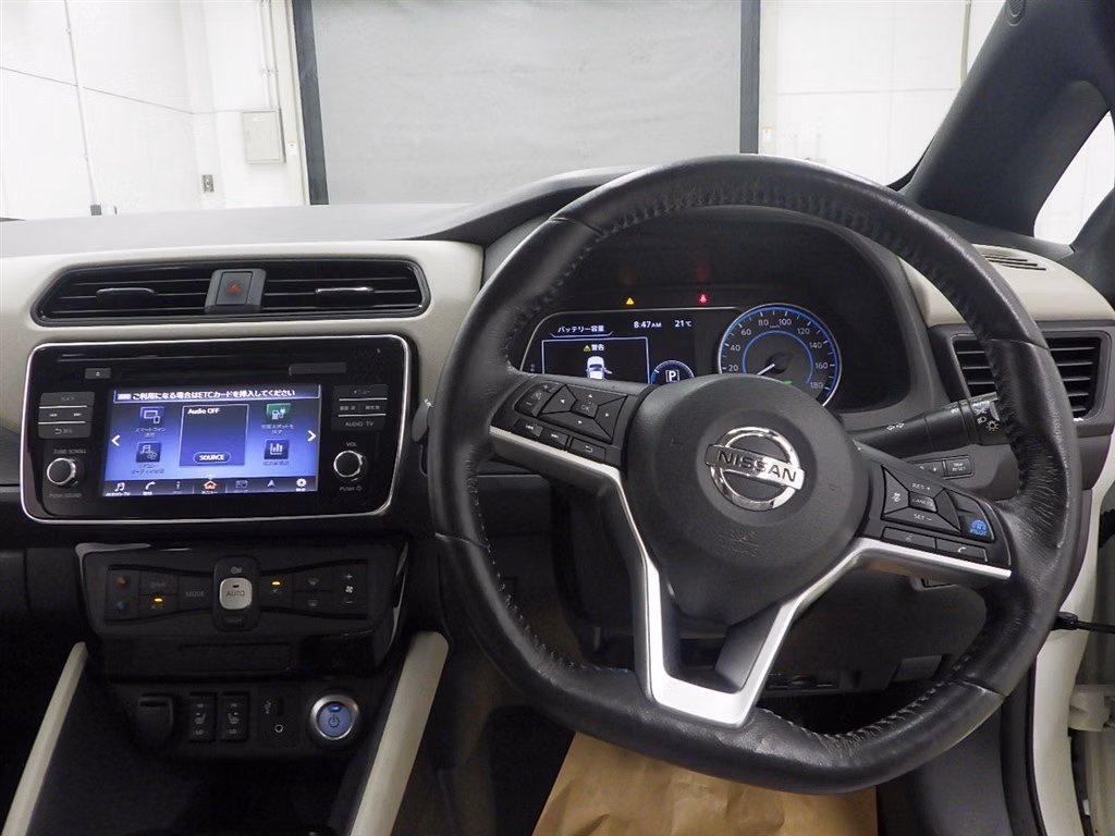 NISSAN LEAF