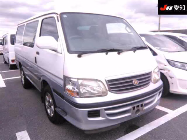 TOYOTA HIACE