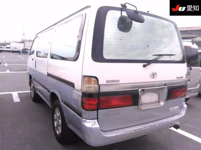 TOYOTA HIACE