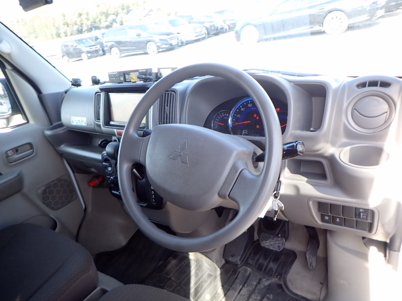 MITSUBISHI MINICAB