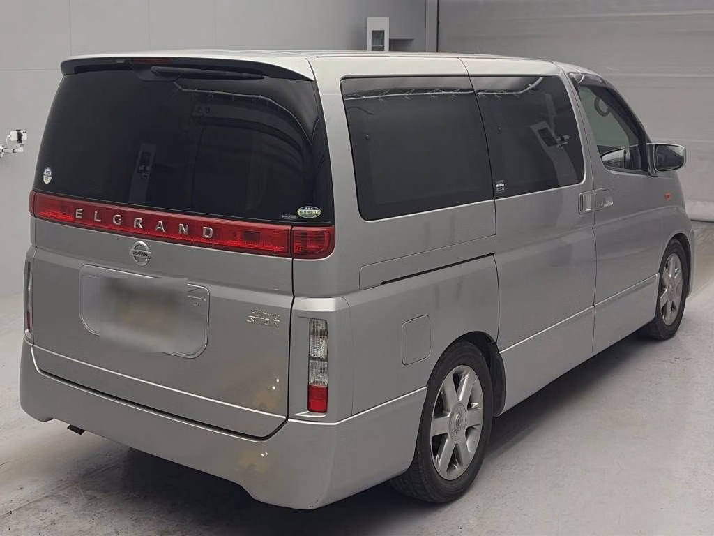 NISSAN ELGRAND