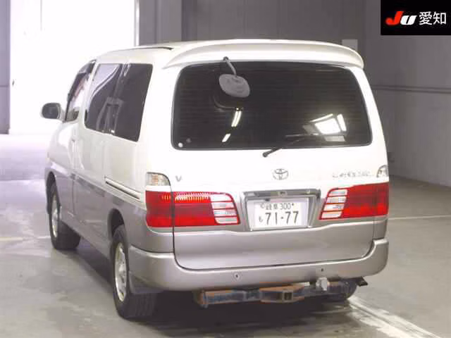 TOYOTA GRAND HIACE
