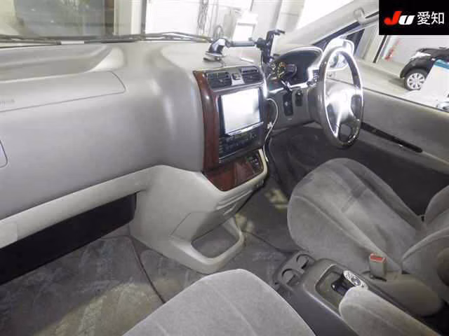 TOYOTA GRAND HIACE