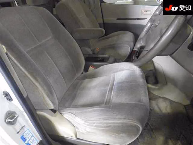 TOYOTA GRAND HIACE
