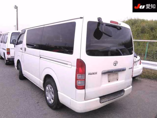 TOYOTA REGIUS ACE