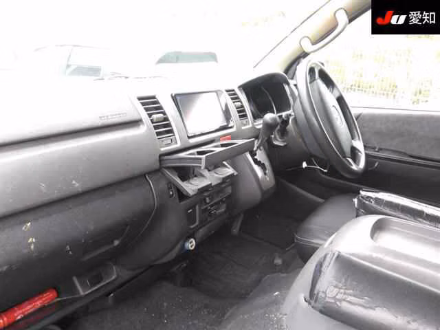 TOYOTA REGIUS ACE