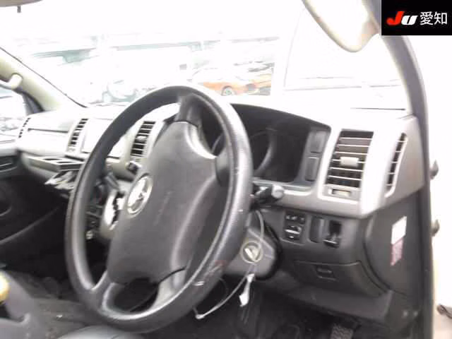 TOYOTA REGIUS ACE