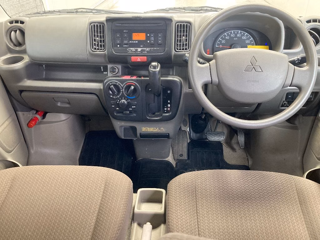 MITSUBISHI MINICAB
