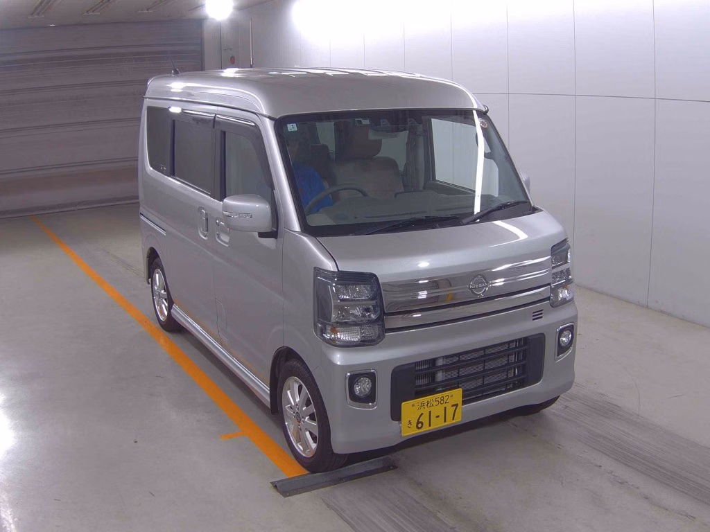 NISSAN NV100 CLIPPER