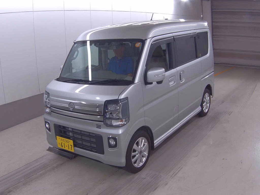 NISSAN NV100 CLIPPER