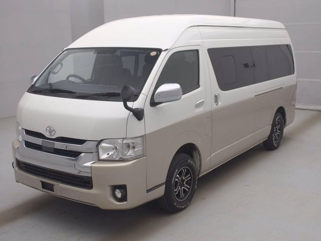 TOYOTA HIACE