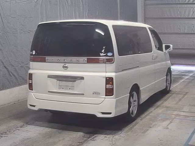 NISSAN ELGRAND