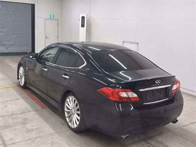 NISSAN FUGA