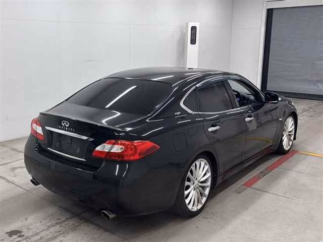 NISSAN FUGA